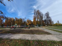 Завершено устройство тренажерной площадки на территории парка