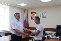 Глава администрации вручил медаль «За отвагу» участнику СВО 